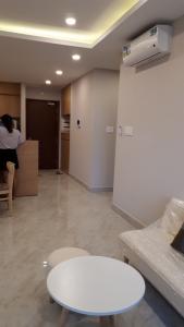 Phòng khách căn hộ THE GOLD VIEW Bán căn hộ The Gold View, diện tích 80.7m2