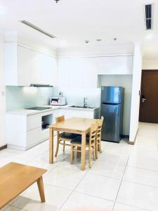 Căn hộ Vinhomes Central Park Bình Thạnh Căn hộ Vinhomes Central Park tầng 26 nội thất đầy đủ, ban công hướng Đông Nam