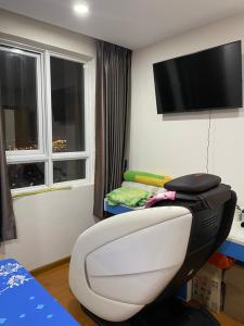 Phòng ngủ căn hộ Him Lam Chợ Lớn, Quận 6 Căn hộ Him Lam Chợ Lớn hướng Đông Nam, view thành phố tầng cao.