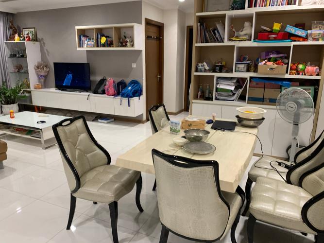 Phòng khách căn hộ Vinhomes Cemtral Park, Quận Bình Thạnh Căn hộ Vinhomes Central Park hướng Tây Bắc, view nội khu tuyệt đẹp.