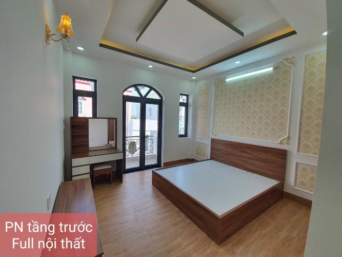 Phòng ngủ nhà phố Nhà phố hướng Bắc diện tích sử dụng 231m2, hẻm xe hơi.