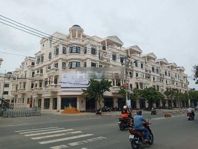 Đường trước nhà phố Quận Gò Vấp Nhà phố khu CityLand Park Hills kết cấu 1 trệt 5 lầu, đầy đủ tiện ích.