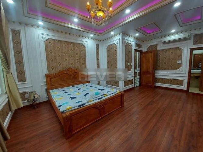 Nhà phố Quận 11 Nhà phố hẻm xe hơi thông thoáng, diện tích 200m2 nội thất cơ bản.