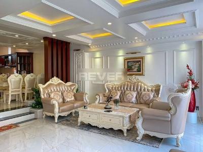 Biệt thự Quận 7 Biệt thự diện tích 130m2 kết cấu 1 trệt 3 lầu, khu vực ven sông mát mẻ.