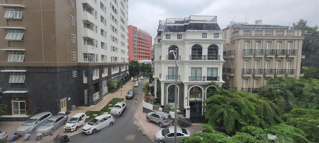 View căn hộ B2 Trường Sa, Bình Thạnh Căn hộ B2 Trường Sa tầng thấp tiện di chuyển, view nội khu yên tĩnh.