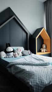 Phòng ngủ Gateway Thảo Điền, Quận 2 Căn hộ duplex Gateway Thảo Điền thiết kế phong cách Bắc Âu.