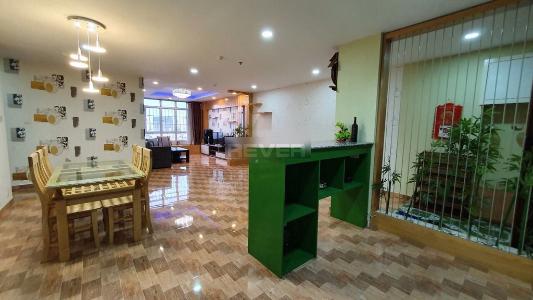 Phòng khách Chánh Hưng- Giai Việt, Quận 8 Căn hộ Chánh Hưng Giai Việt tầng trung, ban công hướng Đông.