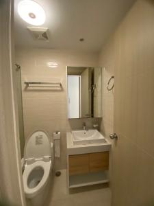 Phòng tắm căn hộ New City Thủ Thiêm, Quận 2 Căn hộ tầng trung New City Thủ Thiêm nội thất đầy đủ, view sông.