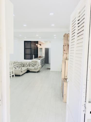 Phòng khách căn hộ chung cư Nguyễn Thiện Thuật, Quận 3 Căn hộ chung cư Nguyễn Thiện Thuật hướng Tây Nam, view thành phố.