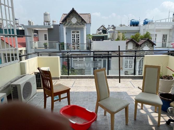 Bên trong nhà phố Huỳnh Tấn Phát, Nhà Bè Nhà phố hướng Đông hẻm nhựa xe hơi ra vào, diện tích 200m2.