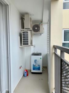 Ban công căn hộ SAIGON MIA Bán căn hộ Saigon Mia 2PN, diện tích 55m2, không có nội thất, view công viên, nội khu