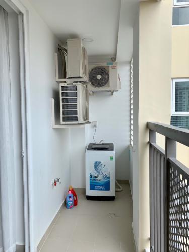 Ban công căn hộ SAIGON MIA Bán căn hộ Saigon Mia 2PN, diện tích 55m2, không có nội thất, view công viên, nội khu