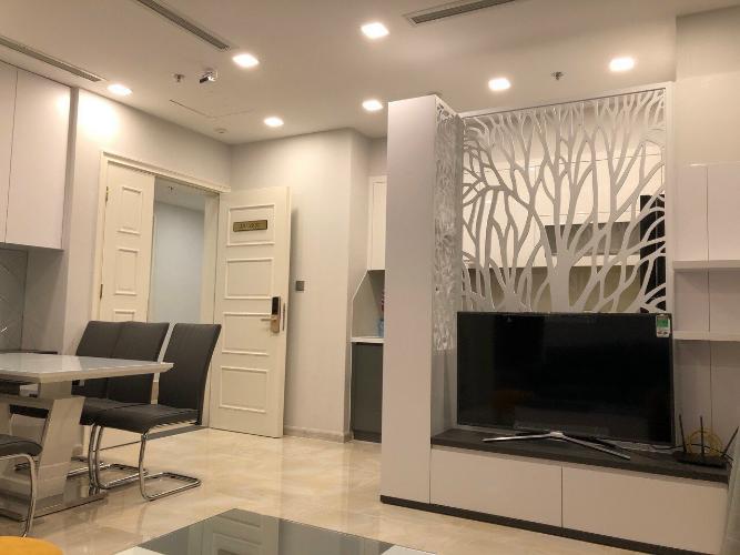 phòng khách Căn hộ Vinhomes Golden River tầng trung, view thành phố và sông