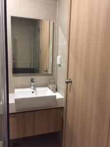 WC căn hộ 1PN The Sun Avenue Căn hộ The Sun Avenue tầng trung, đón view nội khu.