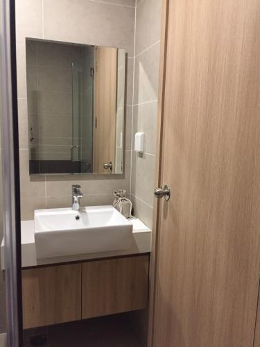 WC căn hộ 1PN The Sun Avenue Căn hộ The Sun Avenue tầng trung, đón view nội khu.