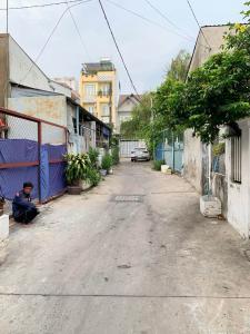 Nhà phố Quận 9 Nhà phố hẻm xe hơi đường số 8, kết cấu 1 trệt 2 lầu, không nội thất.