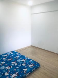 Phòng ngủ La Astoria, Quận 2 Căn hộ La Astoria cửa chính hướng Đông, nội thất đầy đủ.