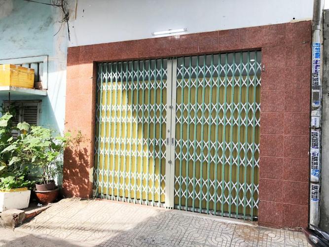 Hình chính diện nhà phố Nhà phố 1 trệt 1 lầu Quận 1 hẻm xe hơi, thích hợp kinh doanh.