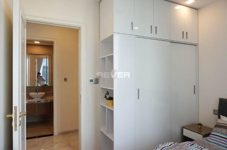 Phòng ngủ căn hộ Vinhomes Golden River Căn hộ Vinhomes Golden River đầy đủ nội thất, view sông và thành phố.