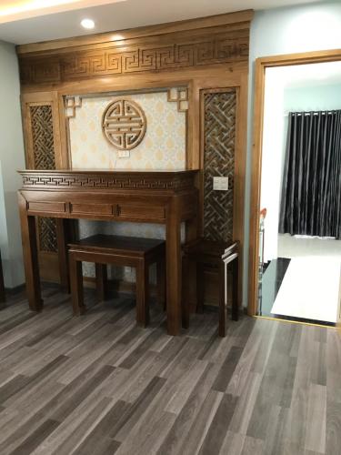 Phòng thờ nhà phố Gò Vấp Nhà phố cửa hướng Đông hẻm xe hơi rộng, kết cấu 3 tầng.