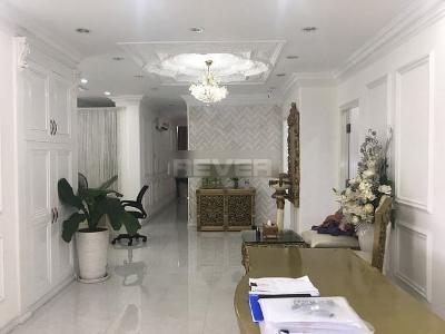 Phòng khách Hoàng Anh Riverview, Quận 2 Căn hộ Hoàng Anh River View nội thất cơ bản, view Landmark 81.