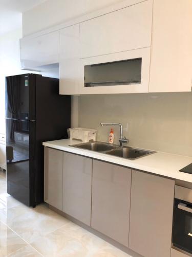 Phòng bếp , Căn hộ vinhomes Golden River , Quận 1 Căn hộ Vinhomes Golden Rivertầng 30 view thoáng mát, đầy đủ nội thất.