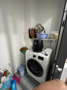 Nội thất Him Lam Phú An, Quận 9 Căn hộ Him Lam Phú An ban công hướng Đông Nam, đầy đủ nội thất.