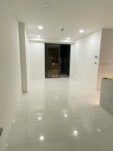 Phòng khách Kingdom 101, Quận 10 Căn hộ Kingdom 101 hướng Tây Bắc, view thành phố.