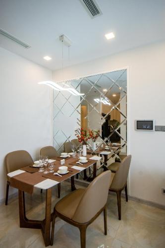 Phòng bếp căn hộ Vinhomes Golden River Căn hộ Vinhomes Golden River view thành phố, nội thất đầy đủ.