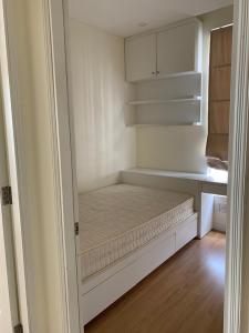 Phòng ngủ nhỏ Star Hill Phú Mỹ Hưng, Quận 7 Căn hộ Star Hill Phú Mỹ Hưng tầng trung, view nội khu hồ bơi.