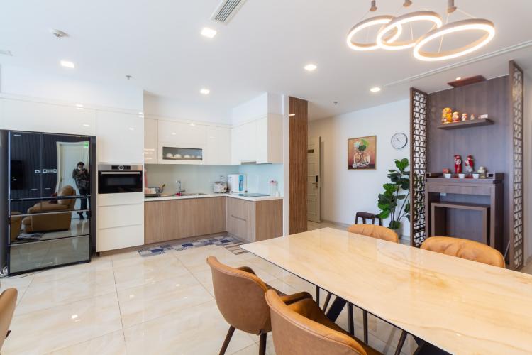 Căn hộ Vinhomes Golden River, Quận 1 Căn hộ Vinhomes Golden River tầng cao, hướng Đông Bắc.