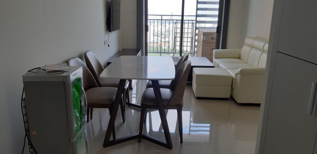 phòng khách căn hộ The Sun Avenue Căn hộ The Sun Avenue hướng cửa Đông Nam, đầy đủ nội thất.