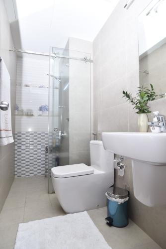 Phòng tắm căn hộ Lexington Residence, Quận 2 Căn hộ Lexington Residence 2 phòng ngủ, bàn giao đầy đủ nội thất.