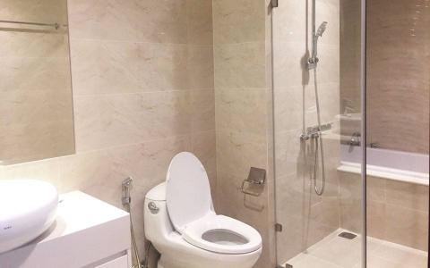 Phòng tắm căn hộ Vinhomes Grand Park Căn hộ Vinhomes Central Park tầng cao nội thất cơ bản, 4 phòng ngủ.