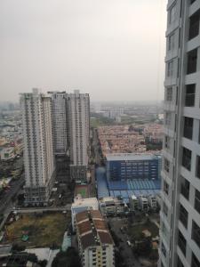 Căn hộ Sunrise City View , Quận 7 Căn hộ Sunrise Cityview tầng 33 ban công đón gió, nội thất cơ bản.