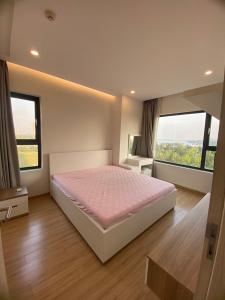 Phòng khách căn hộ New City Thủ Thiêm, Quận 2 Căn hộ tầng trung New City Thủ Thiêm nội thất đầy đủ, view sông.