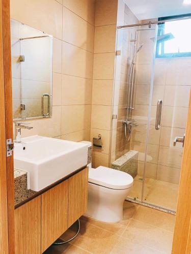 Toilet Celadon City, Tân Phú Căn hộ Celadon City nội thất đầy đủ, tầng thấp.