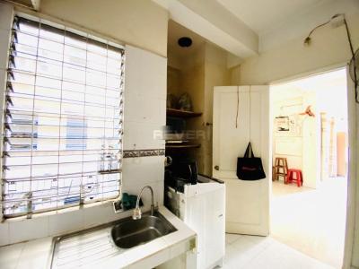 Phòng bếp căn hộ Ngô Tất Tố, Bình Thạnh Căn hộ Ngô Tất Tố tầng thấp view Landmark 81, cửa hướng Đông Nam.