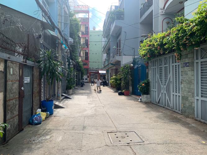 Hẻm xe hơi nhà phố Bình Thạnh Bán nhà hẻm Q. Bình Thạnh hướng Tây, cách trung tâm thành phố 20 phút.