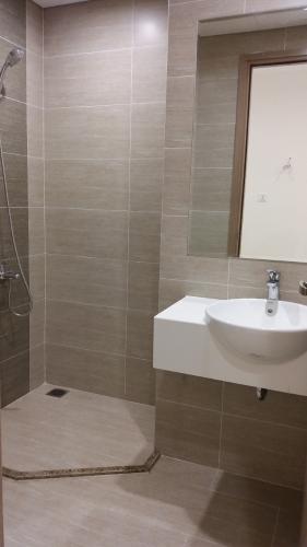 Nhà wc căn hộ Vinhomes Grand Park Bán căn hộ Vinhomes Grand Park nội thất cơ bản, view thành phố.