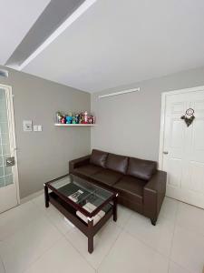 Phòng khách chung cư Phan Xích Long, Phú Nhuận Căn hộ chung cư Phan Xích Long hướng Tây Bắc, đầy đủ nội thất.