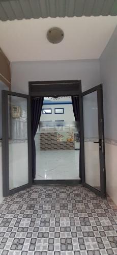 Bên trong nhà phố Tân Chánh Hiệp 10, Quận 12 Nhà phố hẻm xe hơi hướng Nam, cách đường chính hơn 100m.