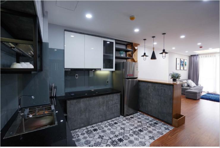 Bếp Saigon South Residence  Căn hộ Saigon South Residence tầng cao, ban công hướng Bắc.