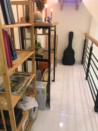 Phòng thờ Nhà phố hẻm rộng 3m hướng Tây, diện tích 95.85m2.