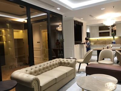 Căn hộ Vinhomes Central Park Bình Thạnh Căn hộ Vinhomes Central Park nội thất mạ vàng, view sông Sài Gòn và Landmark 81