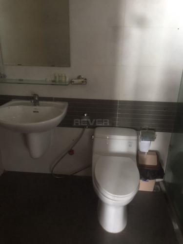 Phòng tắm căn hộ Him Lam Chợ Lớn Căn hộ Him Lam Chợ Lớn tầng thấp đầy đủ nội thất, hướng Tây.