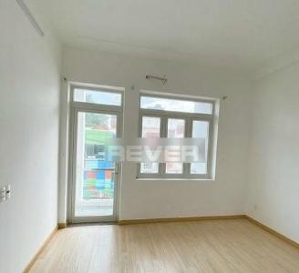 Nhà phố Quận 7 Nhà phố thiết kế kỹ lưỡng có 1 trệt 3 lầu diện tích 72m2, nội thất cơ bản.