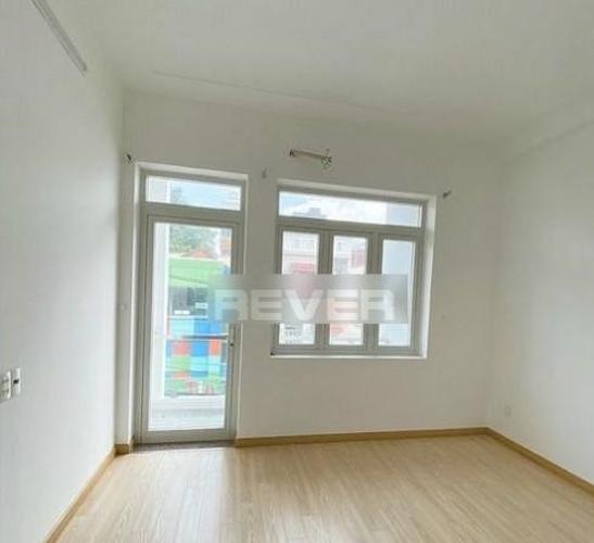 Nhà phố Quận 7 Nhà phố thiết kế kỹ lưỡng có 1 trệt 3 lầu diện tích 72m2, nội thất cơ bản.