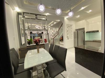 Phòng ăn và bếp nhà phố Quận 7 Bán nhà 3 lầu khu Omely đường Huỳnh Tấn Phát, Quận 7, diện tích đất 81m2, đầy đủ nội thất