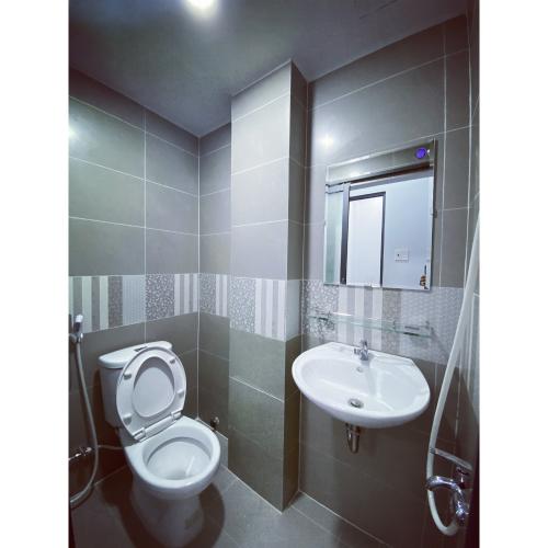 Bên trong nhà phố Tô Hiệu, Tân Phú Nhà phố hướng Bắc hẻm 3m, vừa mới xây thiết kế thông minh.